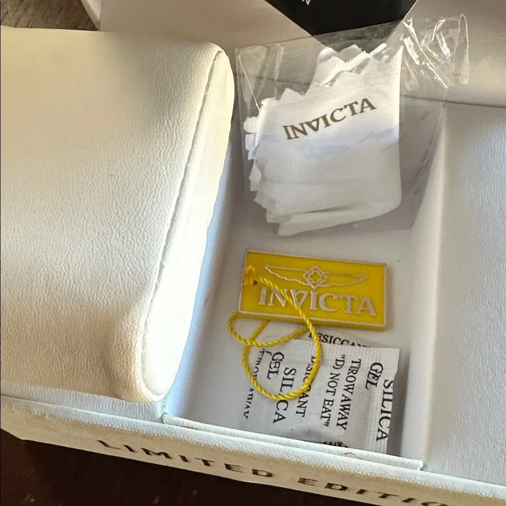 Invicta Disney Limited Edition White and Gold Box